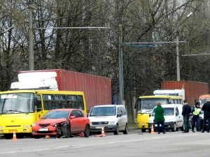 У Полтаві неподалік Київського райвідділу міліції сталась ДТП (фото та карта)