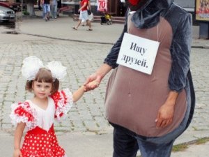 Фото: В центрі Полтави волонтери нагадали до проблеми ВІЛ-інфікованих