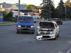 Фото: На мосту біля площі Зигіна у Полтаві сталося ДТП (+ фото, карта)