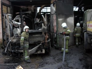 Фото: В Полтаві згорів автобус (+ фото)