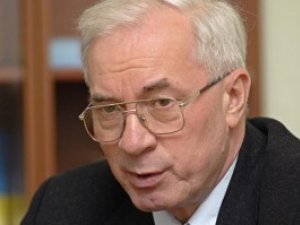 Фото: Азаров подав у відставку