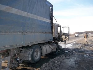 Фото: У Лубенському районі загорілася вантажівка (фото)