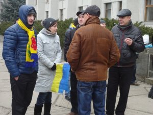 Фото: Масштабне віче у Полтаві проти війни і за солідарність з Кримом. Репортаж