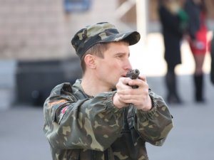 Фото: У Полтаві призовники та добровольці армії вчились і згадували, як поводитись зі зброєю