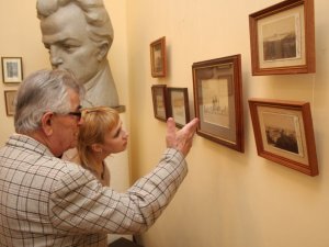 У Полтаві відкрили фотовиставку, присвячену відомому дворянському роду (фото)