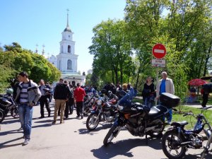 Полтавці на залізних конях відкрили мотосезон-2014