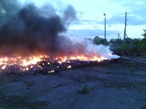 Пожежа у Полтаві: горіли гори шин (відео)