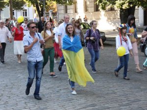 Фото: Полтавці провели патріотичний флешмоб (фоторепортаж)