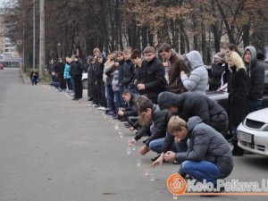 Фото: У Полтаві автомобілісти вшанують пам'ять жертв ДТП