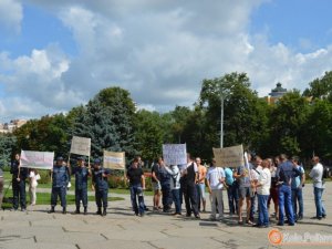 Фото: Огляд новин у Полтаві за тиждень: три мітинги, автокатастрофа, граната у міськраді