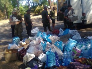 Фото: Полтавські волонтери відвезли допомогу на передову в околиці Луганська