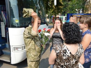 Фото: Полтава зустріла бійців 16-го окремого мотопіхотного батальйону (фото, відео)