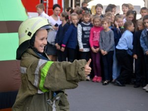 Полтавські рятувальники влаштували конкурси для дітей (фото)