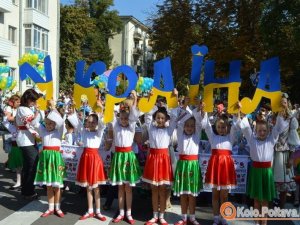 Фото: Огляд новин за тиждень у Полтаві: недовіра Головку, пожежа в Макухівці, парад вишиванок