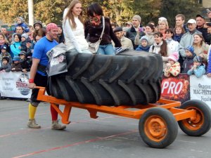 У Полтаві визначали найкращого силача (фоторепортаж)