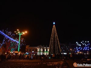 Фото: Огляд новин за тиждень у Полтаві: демонтували два Леніна, обікрали церкву, відкрили головну ялинку