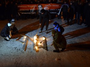 Полтавці вшанували Степана Бандеру ходою зі смолоскипами (фоторепортаж)