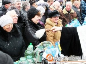 Фото: Владика Федір нагадав полтавцям, що воду освячують двічі