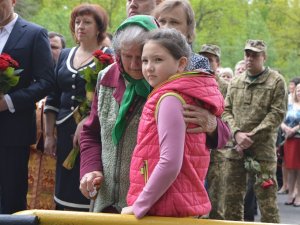 Фото: В урочищі Триби під Полтавою вшанували жертв політичних репресій (ФОТО)