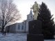 Фото: Фото. Пам’ятник Леніну в Машівці протримався добу: його почали руйнувати